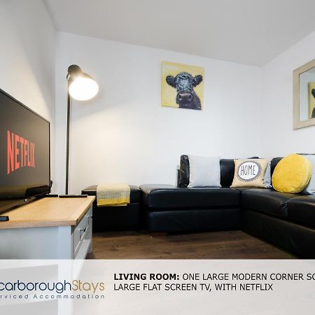 Hibernia Place, 3 Bedroom Townhouse With Patio & Seating Area - Free Parking Scarborough Kültér fotó