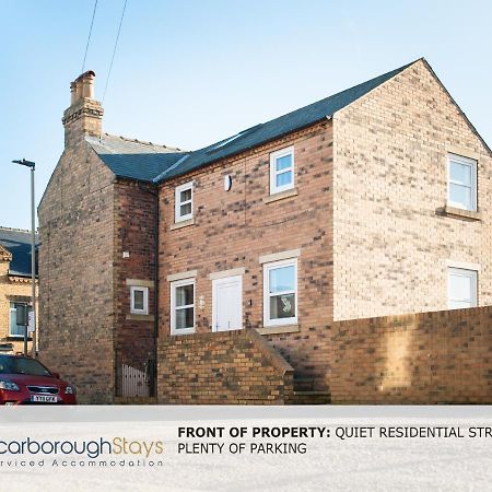 Hibernia Place, 3 Bedroom Townhouse With Patio & Seating Area - Free Parking Scarborough Kültér fotó