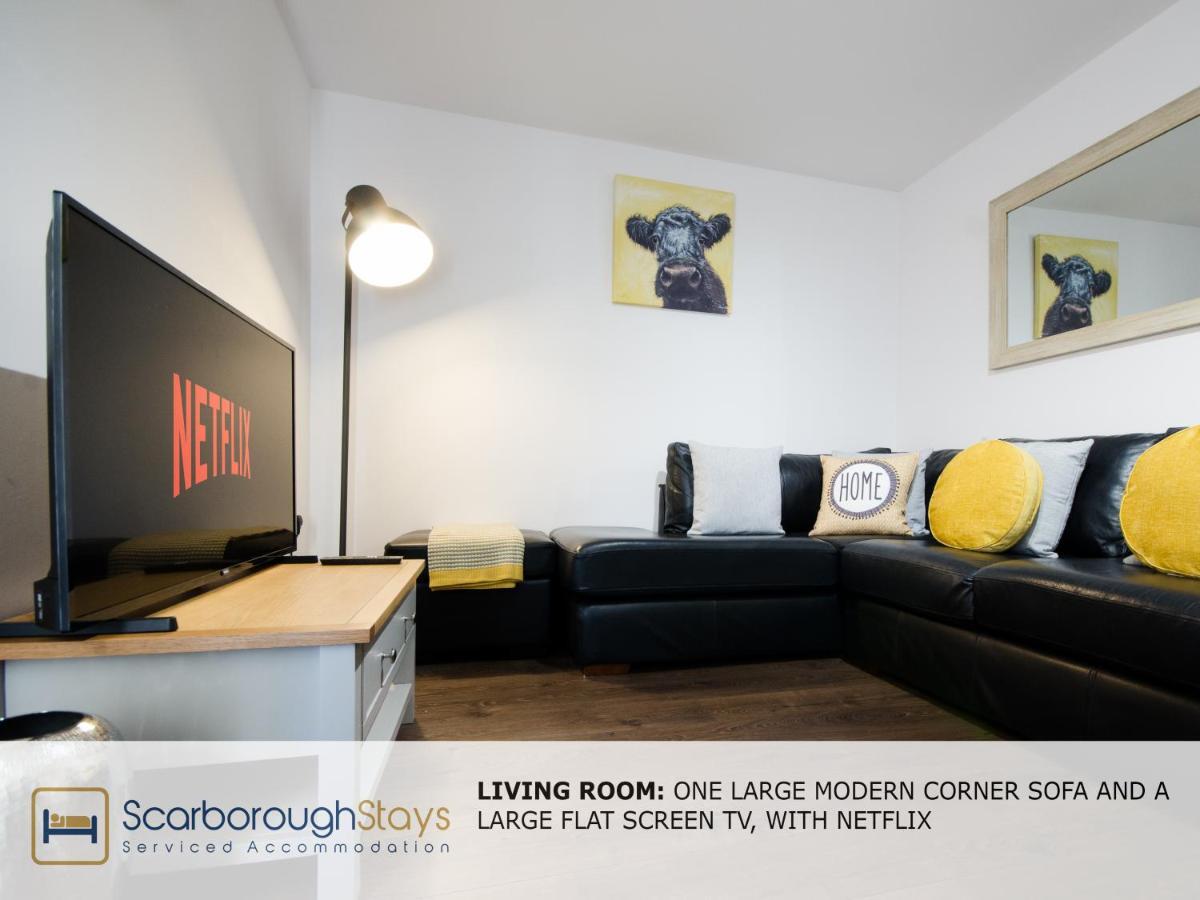 Hibernia Place, 3 Bedroom Townhouse With Patio & Seating Area - Free Parking Scarborough Kültér fotó