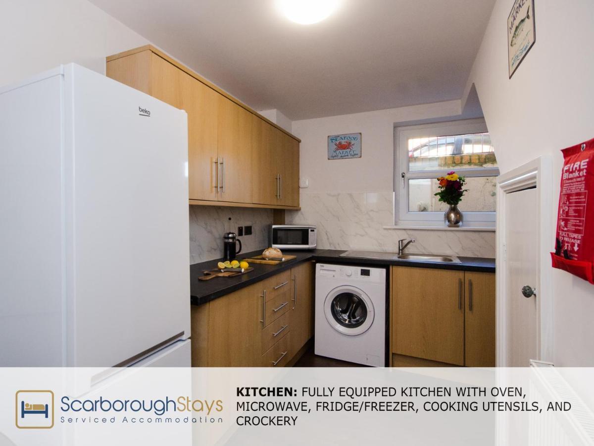 Hibernia Place, 3 Bedroom Townhouse With Patio & Seating Area - Free Parking Scarborough Kültér fotó