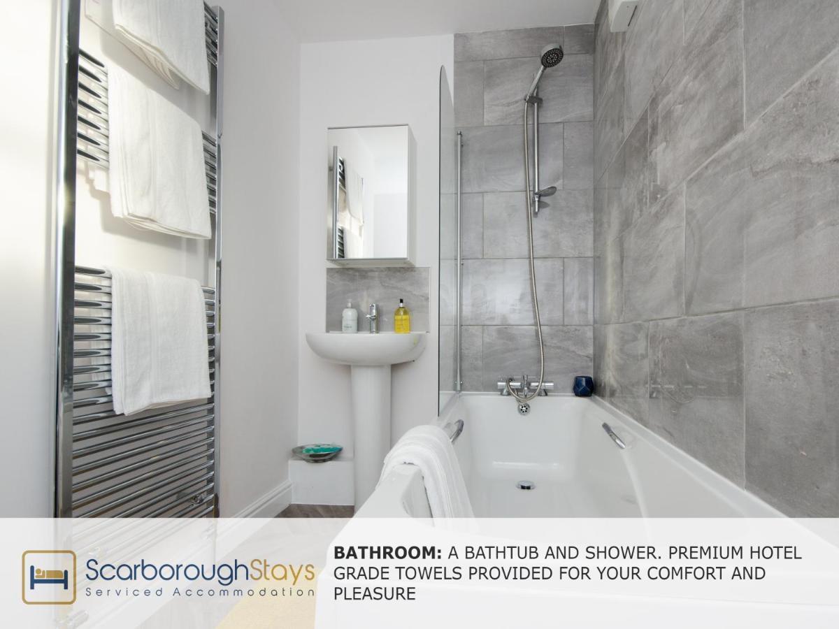 Hibernia Place, 3 Bedroom Townhouse With Patio & Seating Area - Free Parking Scarborough Kültér fotó