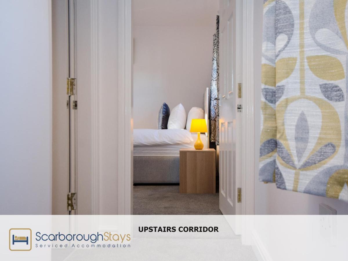 Hibernia Place, 3 Bedroom Townhouse With Patio & Seating Area - Free Parking Scarborough Kültér fotó