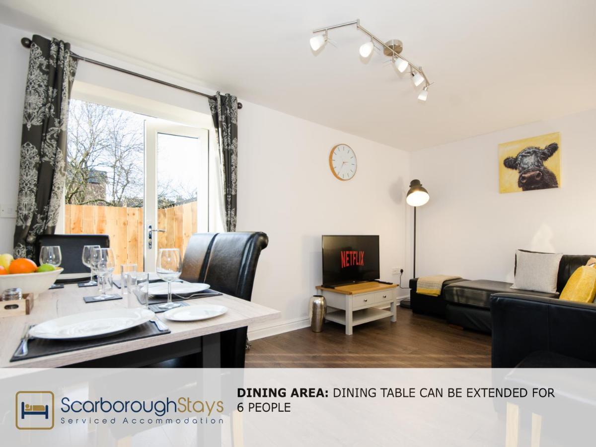 Hibernia Place, 3 Bedroom Townhouse With Patio & Seating Area - Free Parking Scarborough Kültér fotó