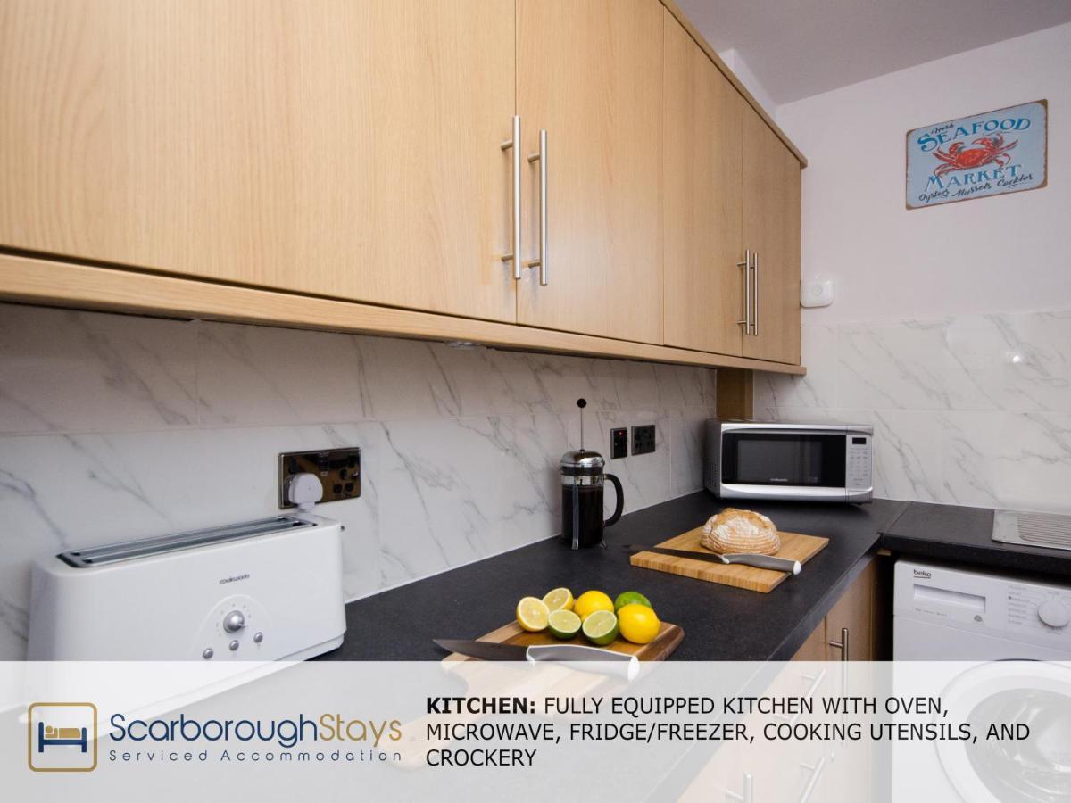 Hibernia Place, 3 Bedroom Townhouse With Patio & Seating Area - Free Parking Scarborough Kültér fotó